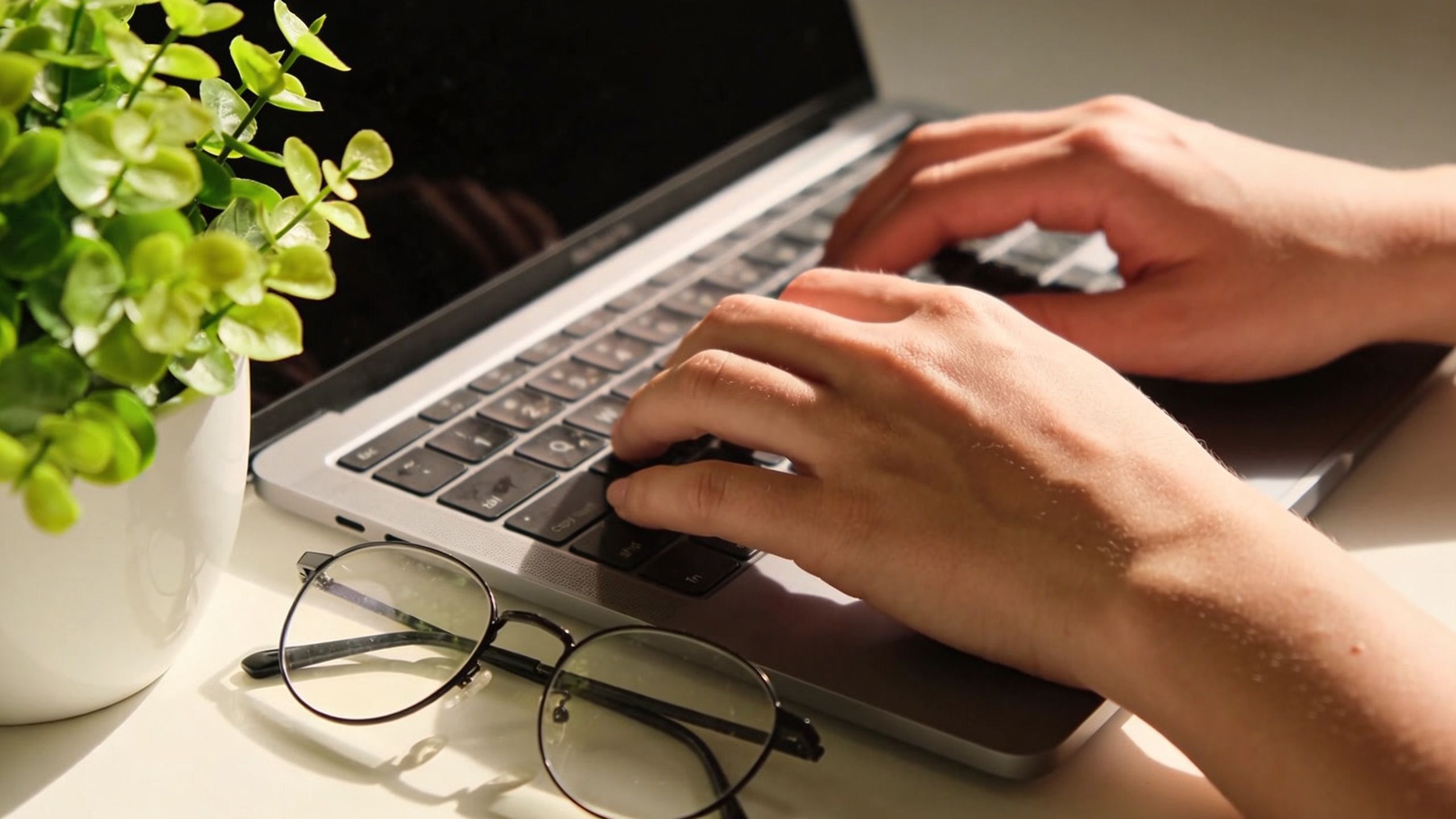 How to Write Website Copy That Converts Visitors into Customers